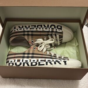 Burberry Low Top Sneakers in Beige